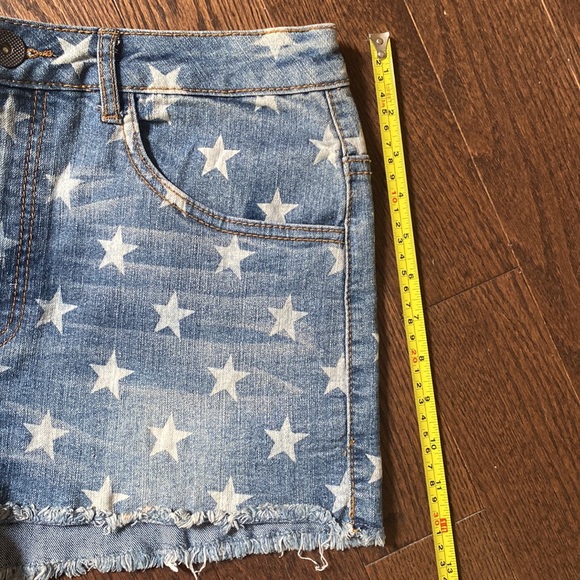 High Rise Star Print Denim Shorts - Picture 5 of 7